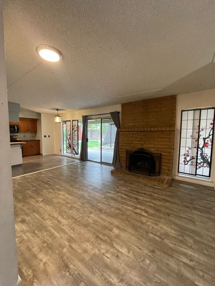 3029 W Barstow Ave - Photo 3 of 26