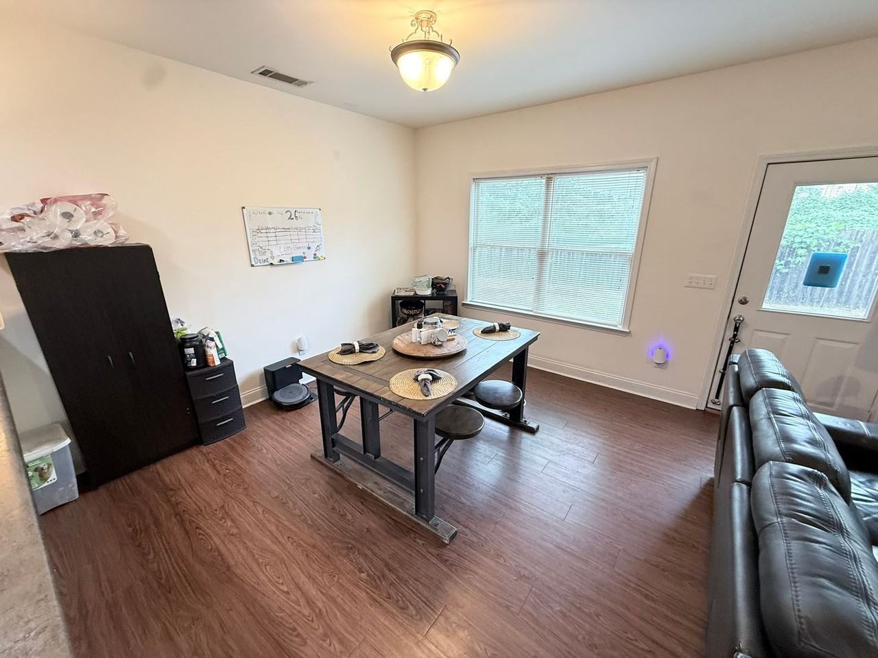 305 Conrad Dr - Photo 5 of 19