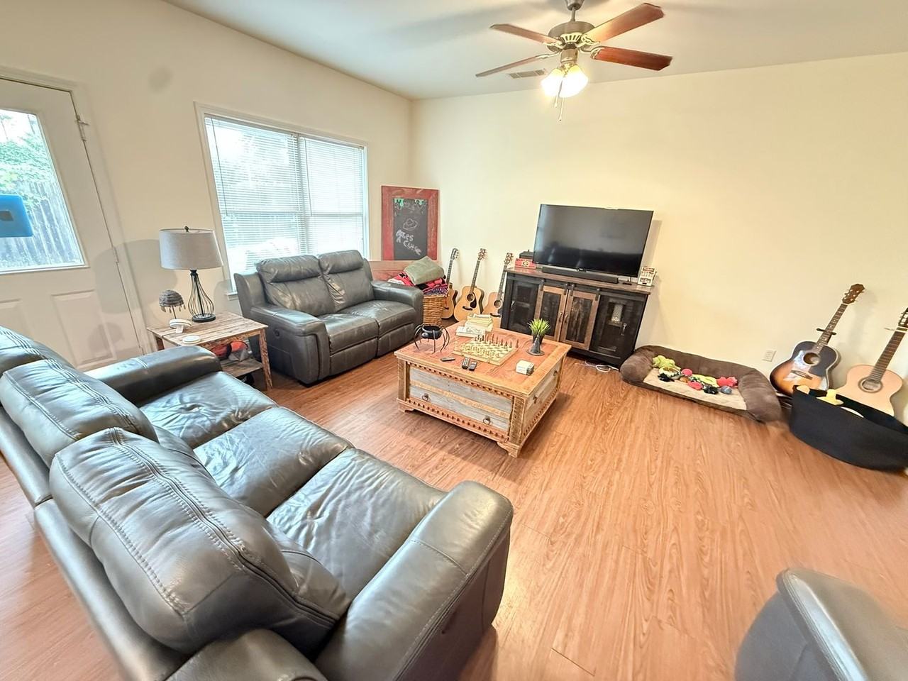 305 Conrad Dr - Photo 6 of 19