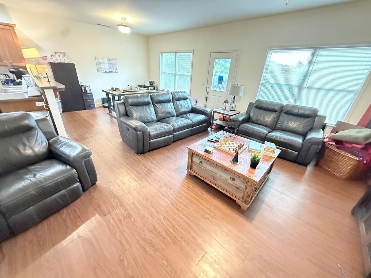 305 Conrad Dr - Photo 7 of 19