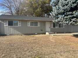 featured image of 594 Sw 3rd St