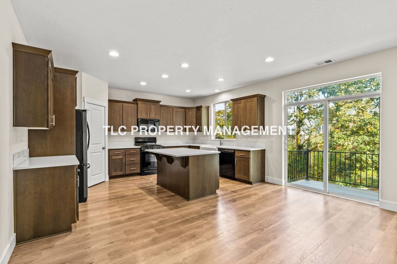 2540 Fieldcress Rd - Photo 6 of 37