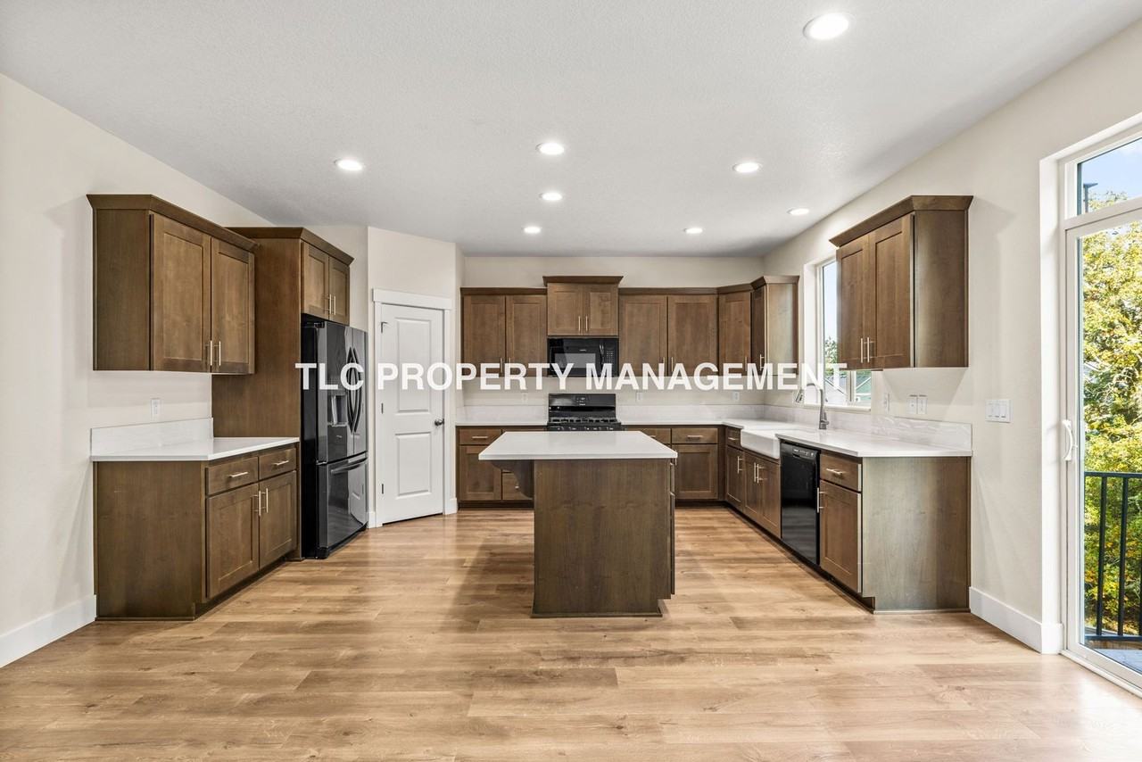 2540 Fieldcress Rd - Photo 7 of 37