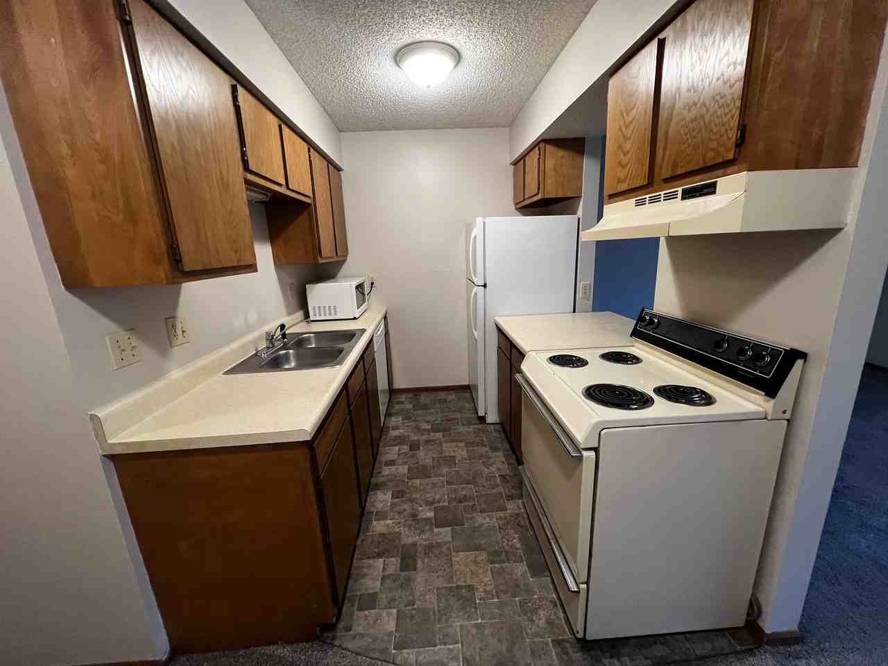 Lakeside Apartments - Photo 5 of 11
