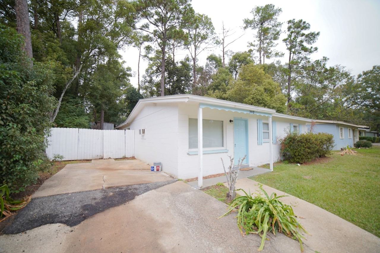 2032 Warwick St - Photo 3 of 27