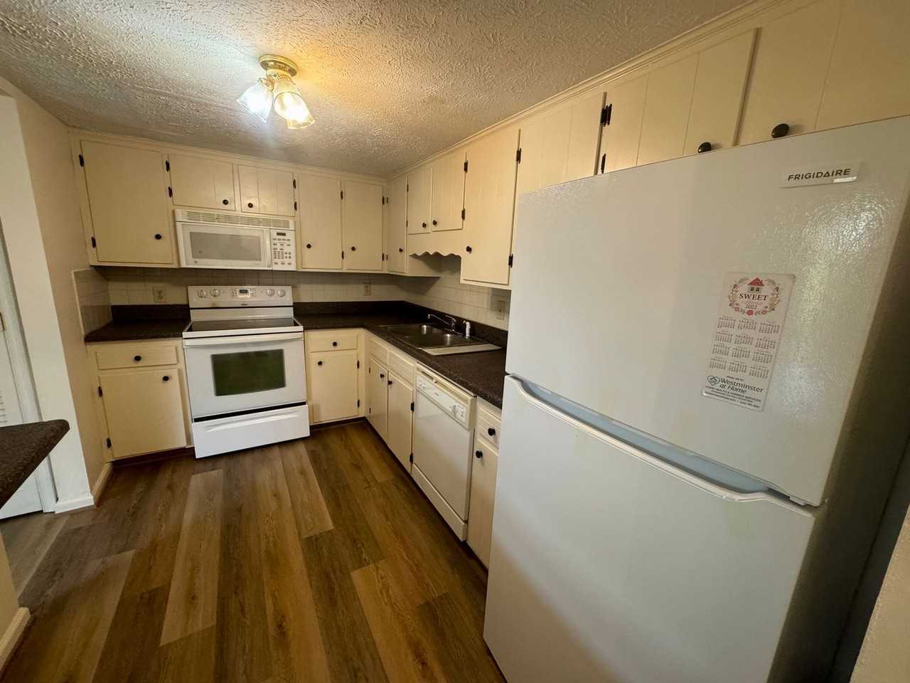 57 Cape Charles Sq - Photo 3 of 12