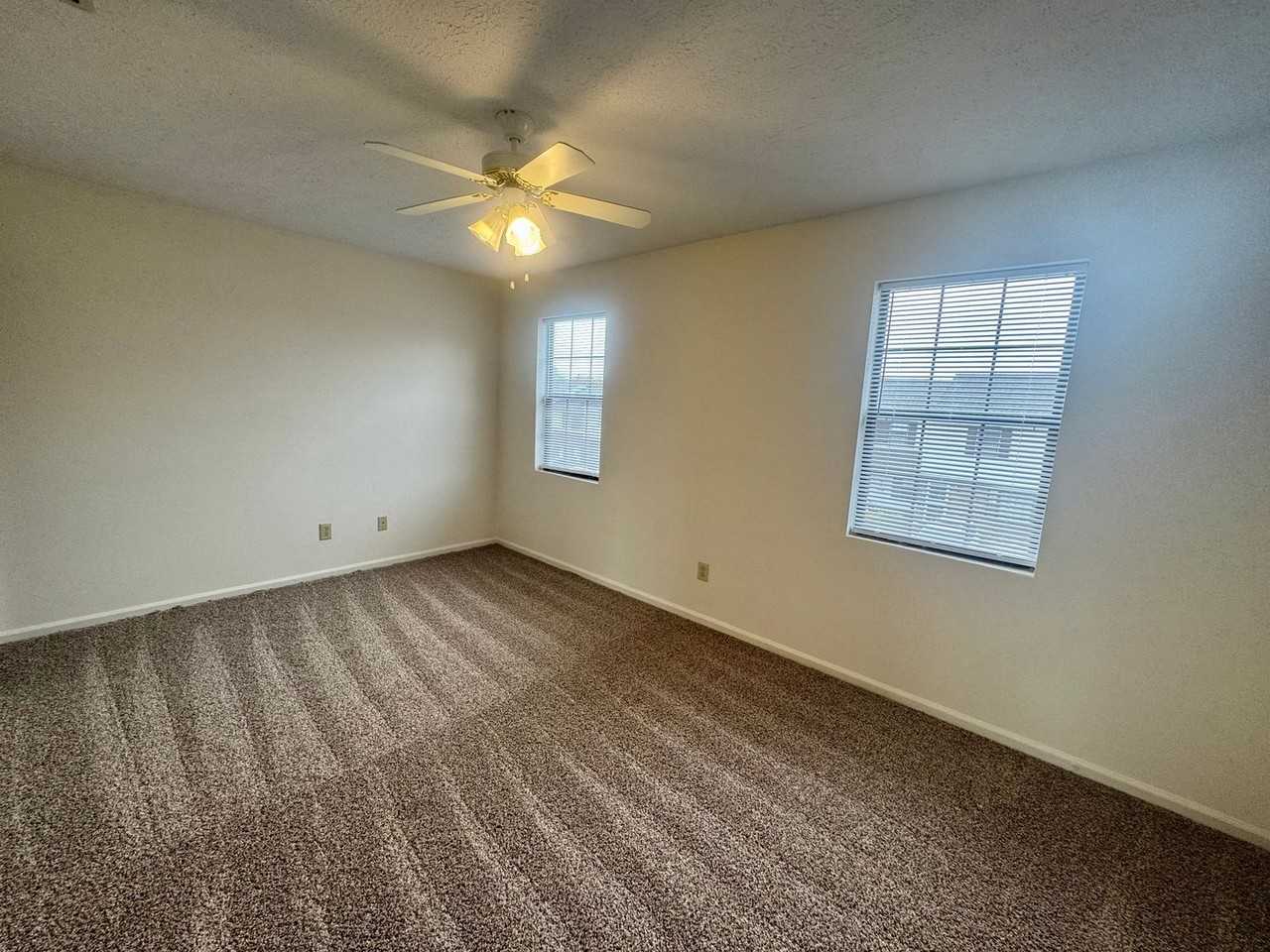 57 Cape Charles Sq - Photo 6 of 12