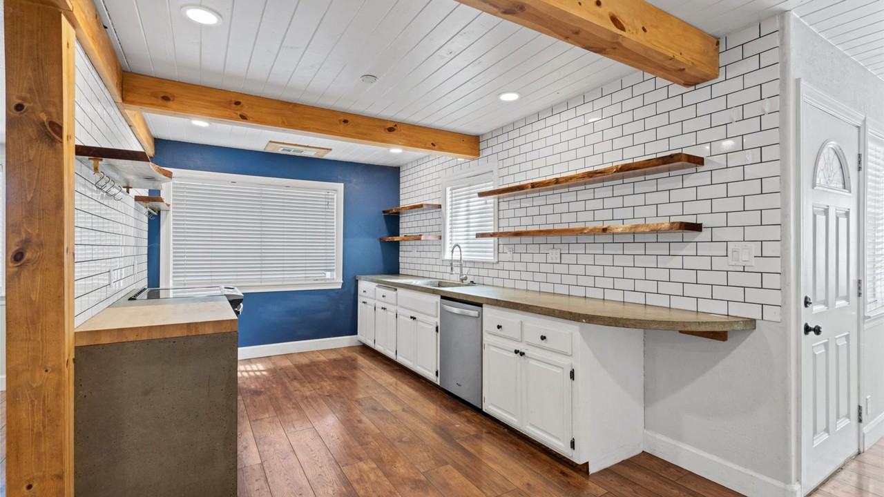 812 Taylor Street - Photo 4 of 38