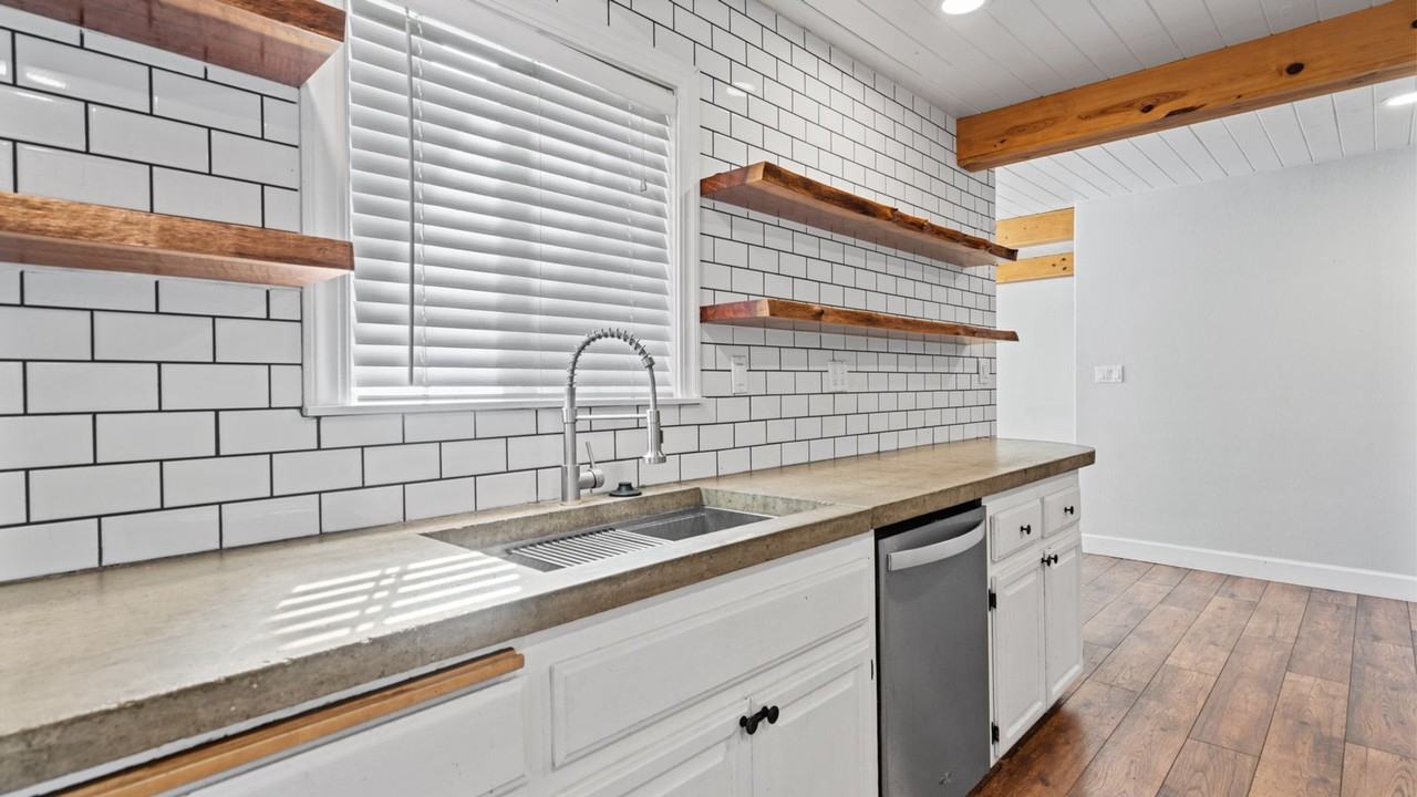 812 Taylor Street - Photo 3 of 38