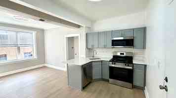 featured image of 1428 W Chicago Ave