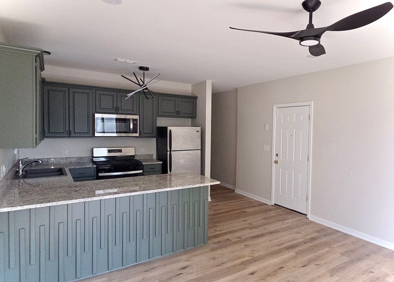 6439 S Saint Lawrence Ave - Photo 2 of 7