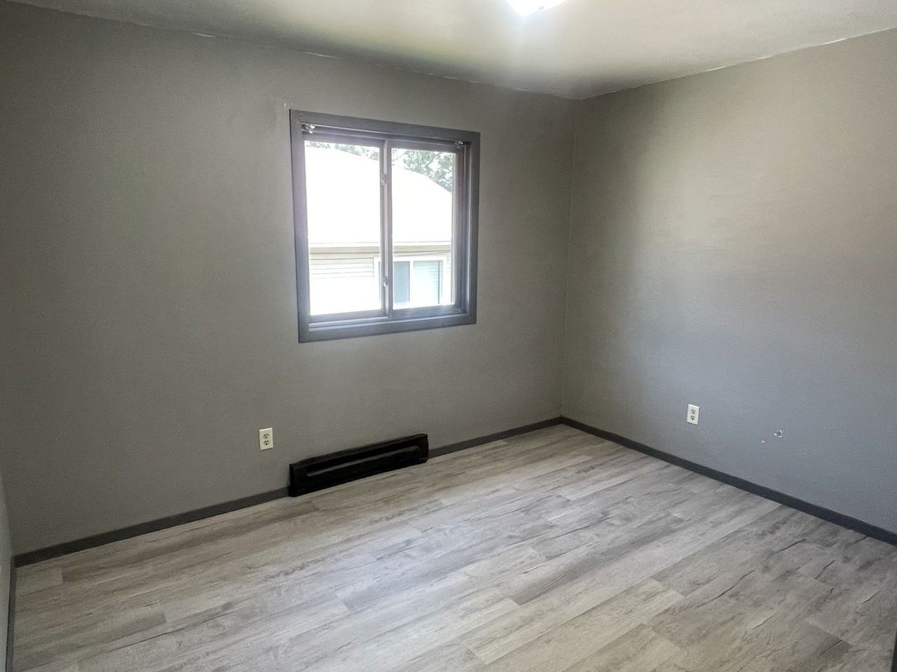 Wisconsin, 728 - Photo 4 of 28