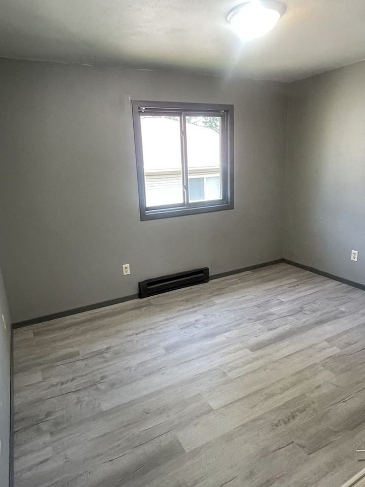 Wisconsin, 728 - Photo 5 of 28