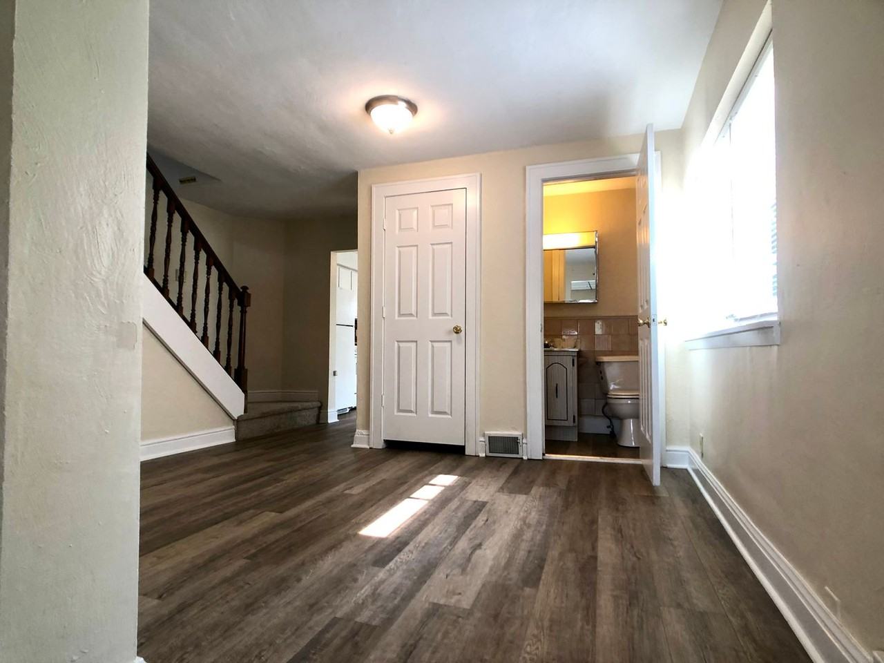 1110 Virginia Ave - Photo 6 of 48