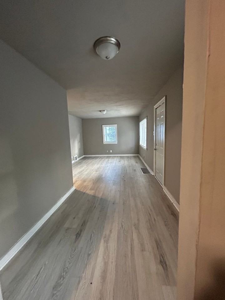 1165 Noble Street - Photo 4 of 17