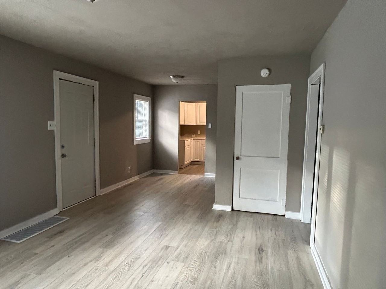 1165 Noble Street - Photo 5 of 17