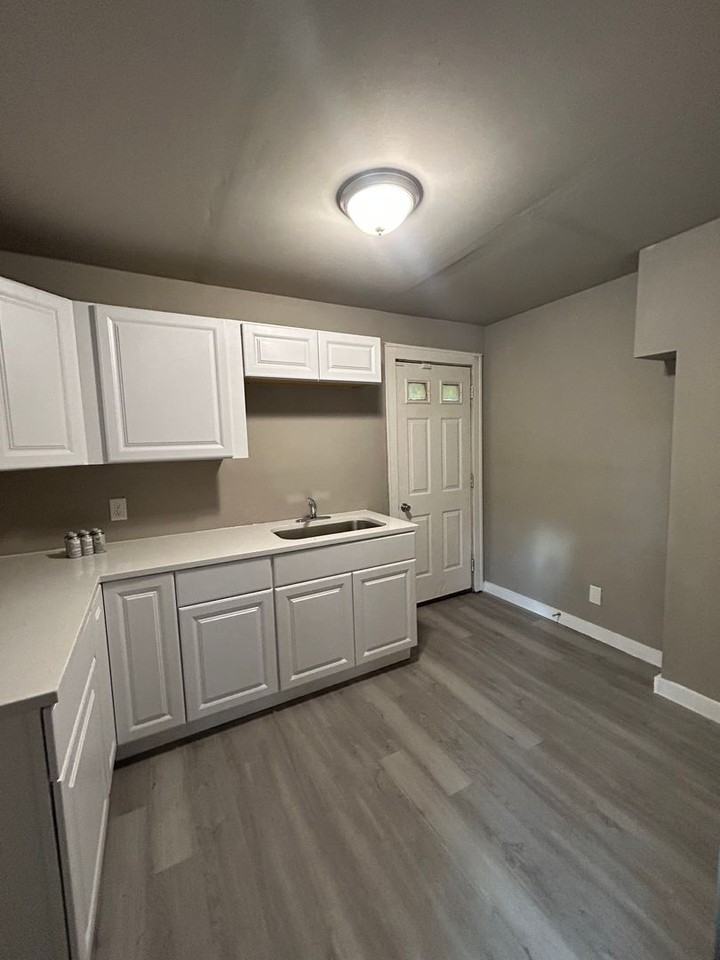 1165 Noble Street - Photo 6 of 17