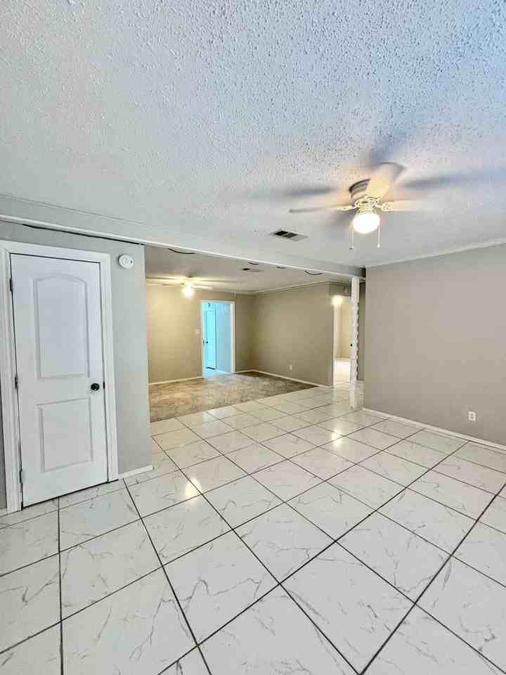 1102 E 23rd St - Photo 6 of 20