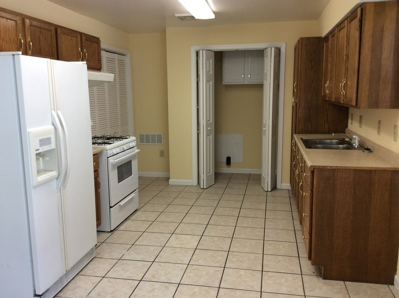 5140 East 62nd Street - Photo 2 of 9