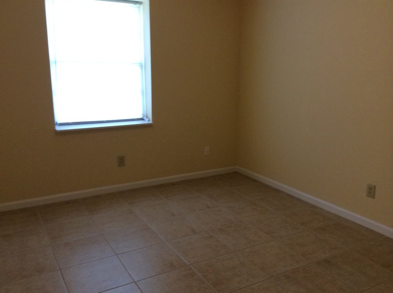 5140 East 62nd Street - Photo 6 of 9