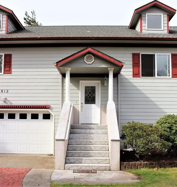 812 Lakeshore Dr - Photo 2 of 18