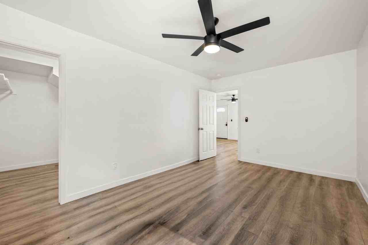 5533 Mary Lane Dr - Photo 4 of 20
