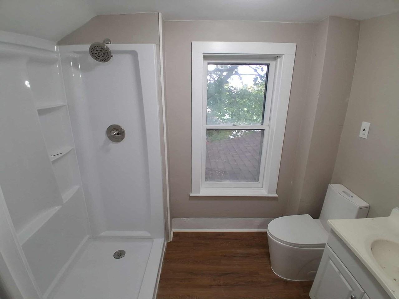 158 W Bridge St - Photo 4 of 17