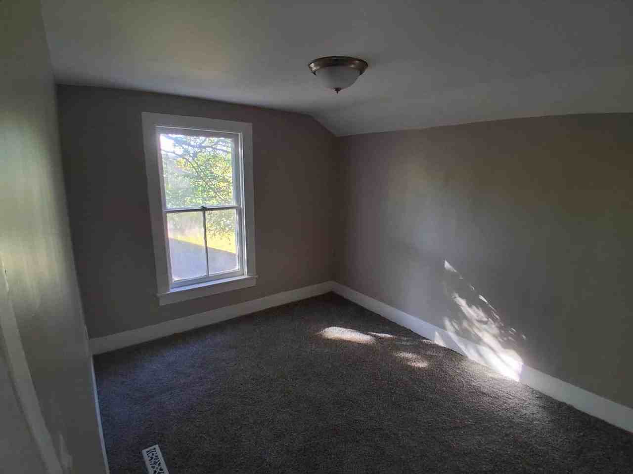 158 W Bridge St - Photo 6 of 17