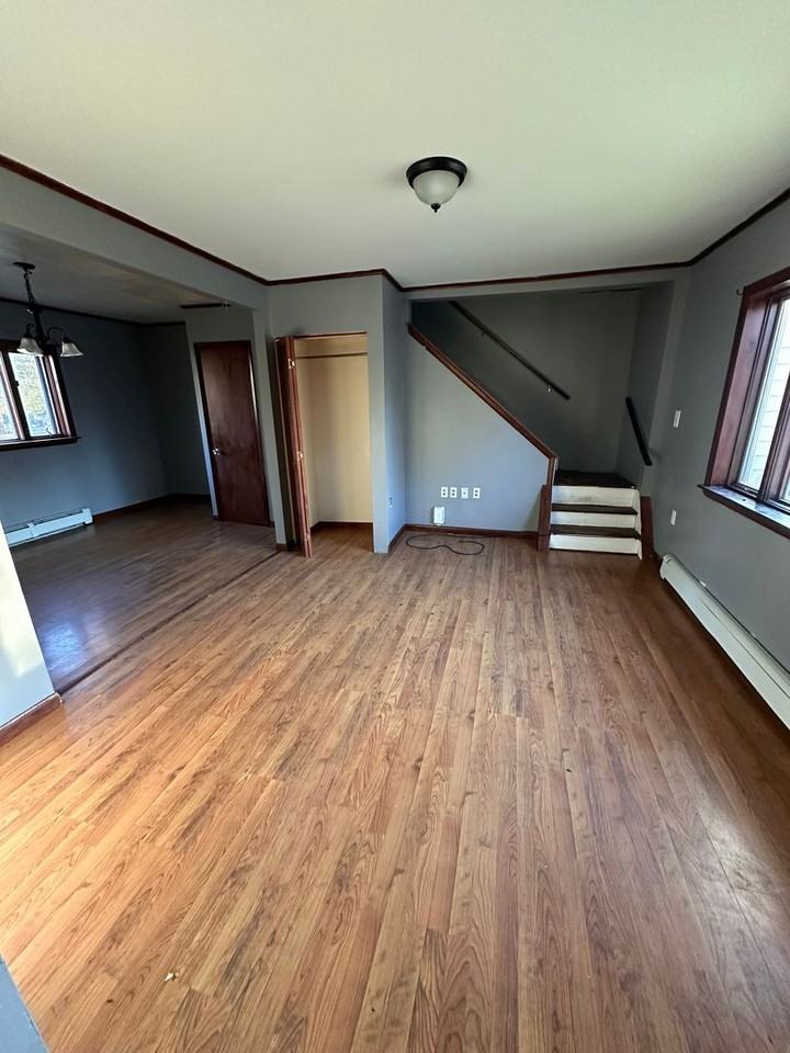 316 Worth St - Photo 2 of 13