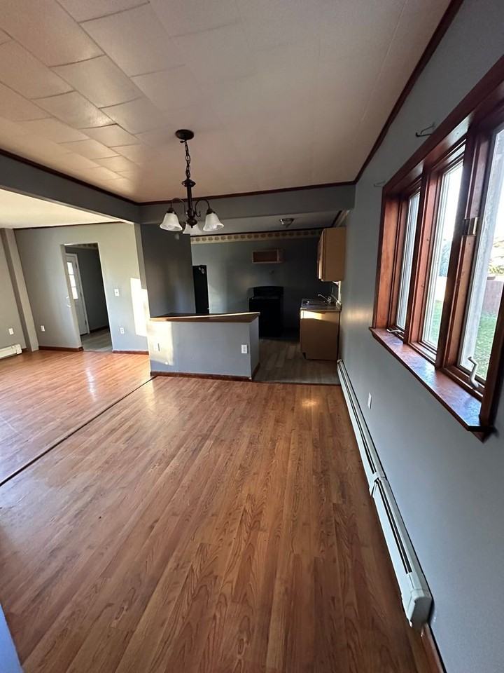 316 Worth St - Photo 3 of 13