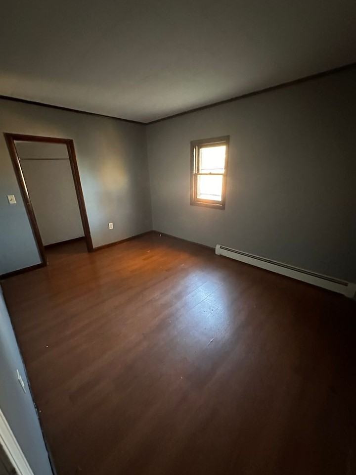 316 Worth St - Photo 4 of 13