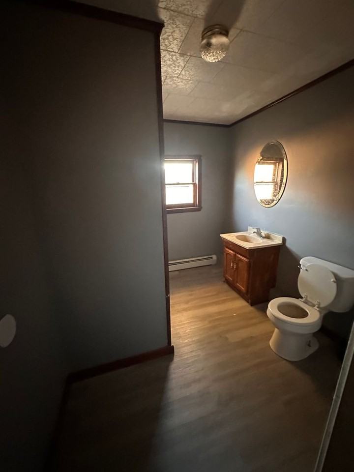 316 Worth St - Photo 6 of 13