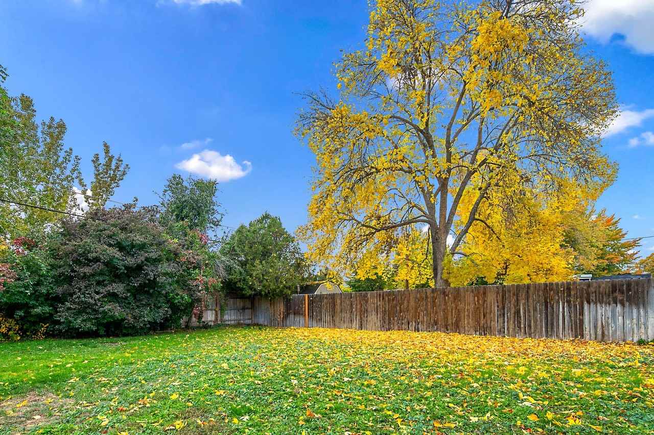 1401 South Empire Way - Photo 3 of 19