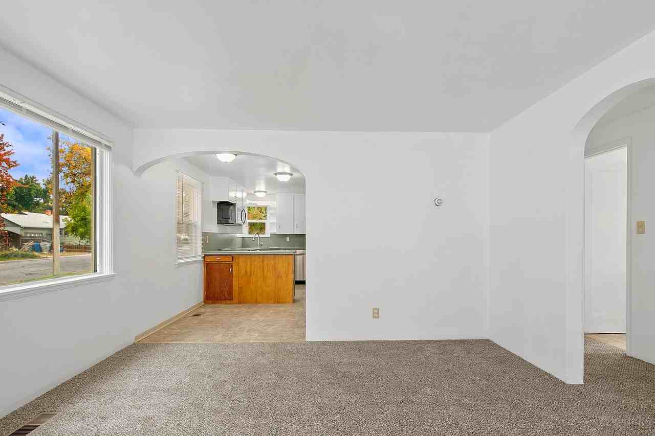 1401 S Empire Way - Photo 5 of 19