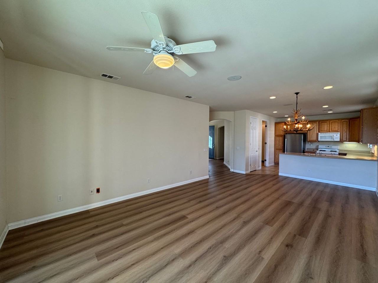 11183 Avonlea Rd - Photo 4 of 19