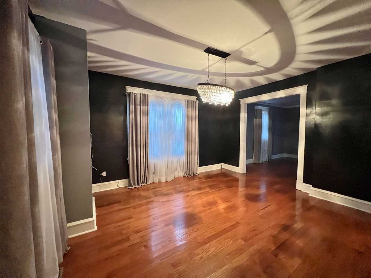 340 52nd St - Photo 2 of 17