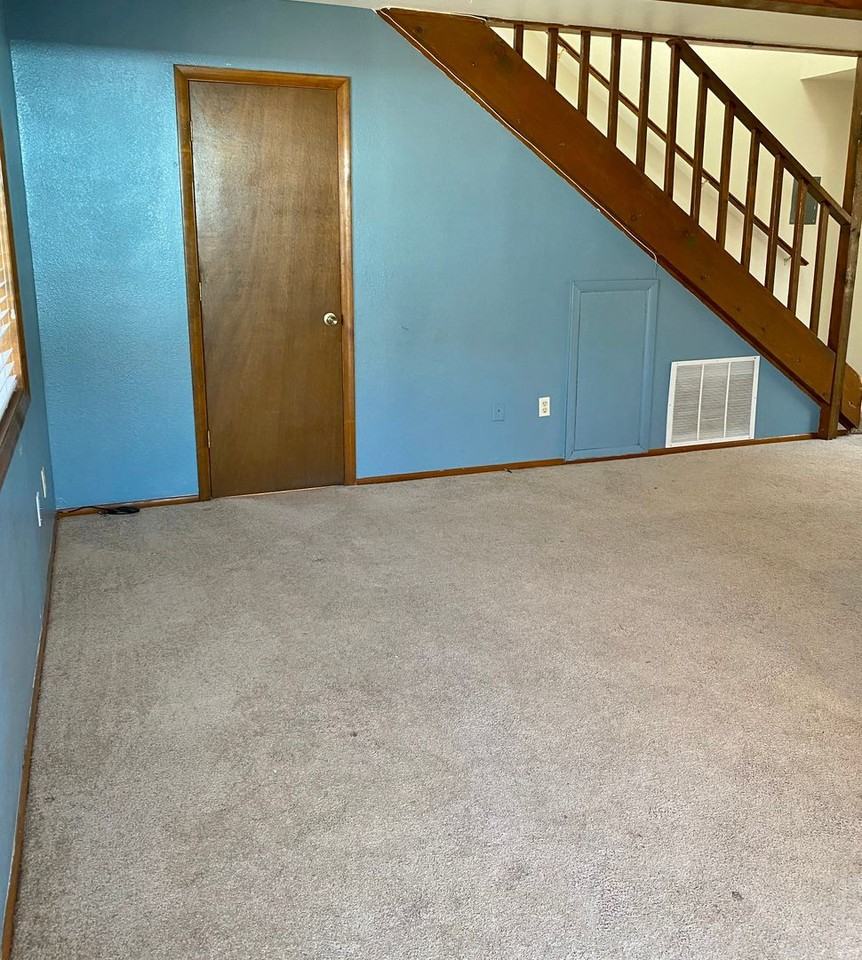 975 Wilson Ave #B - Photo 2 of 4