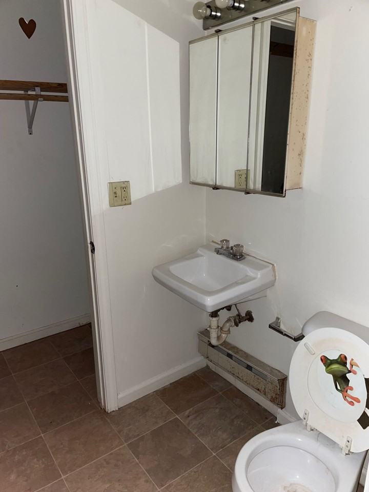 ASH509 - Photo 2 of 5