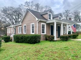 featured image of 405 N Madison St