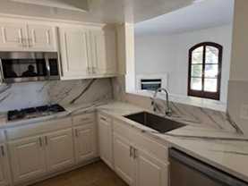 b8930 - Photo 1 of 1