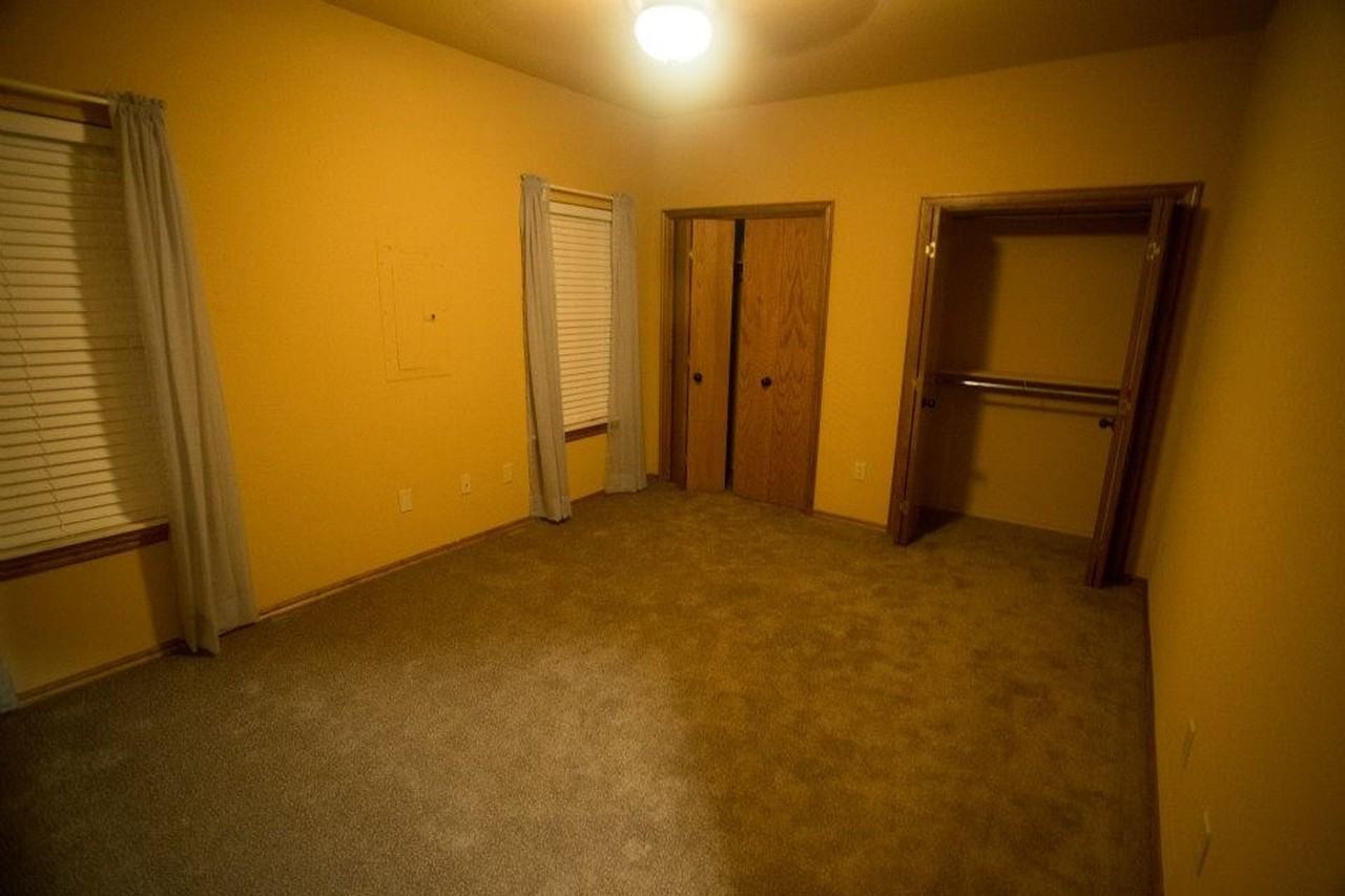 1101 Golden Leaf Dr - Photo 4 of 20