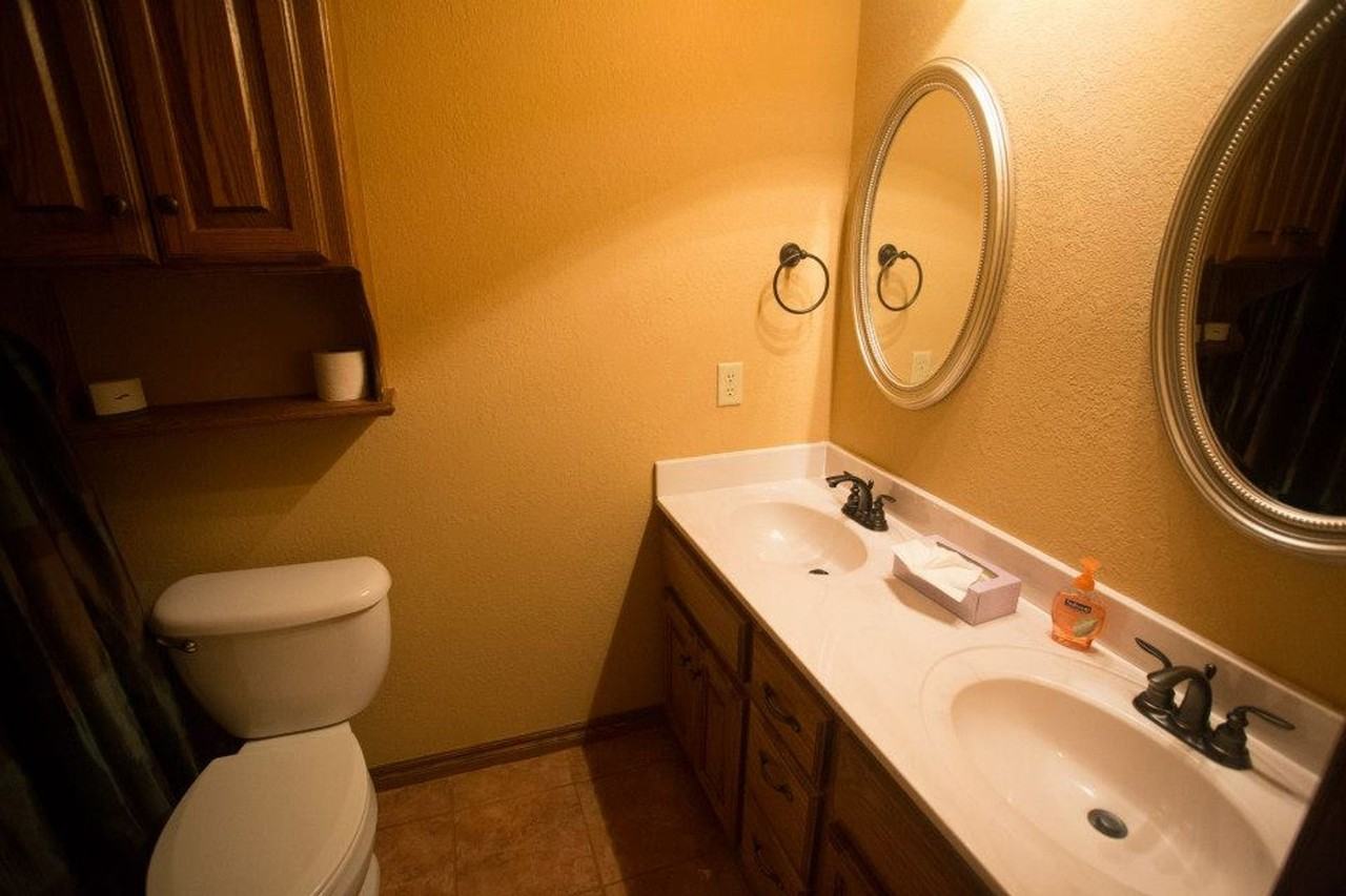 1101 Golden Leaf Dr - Photo 7 of 20