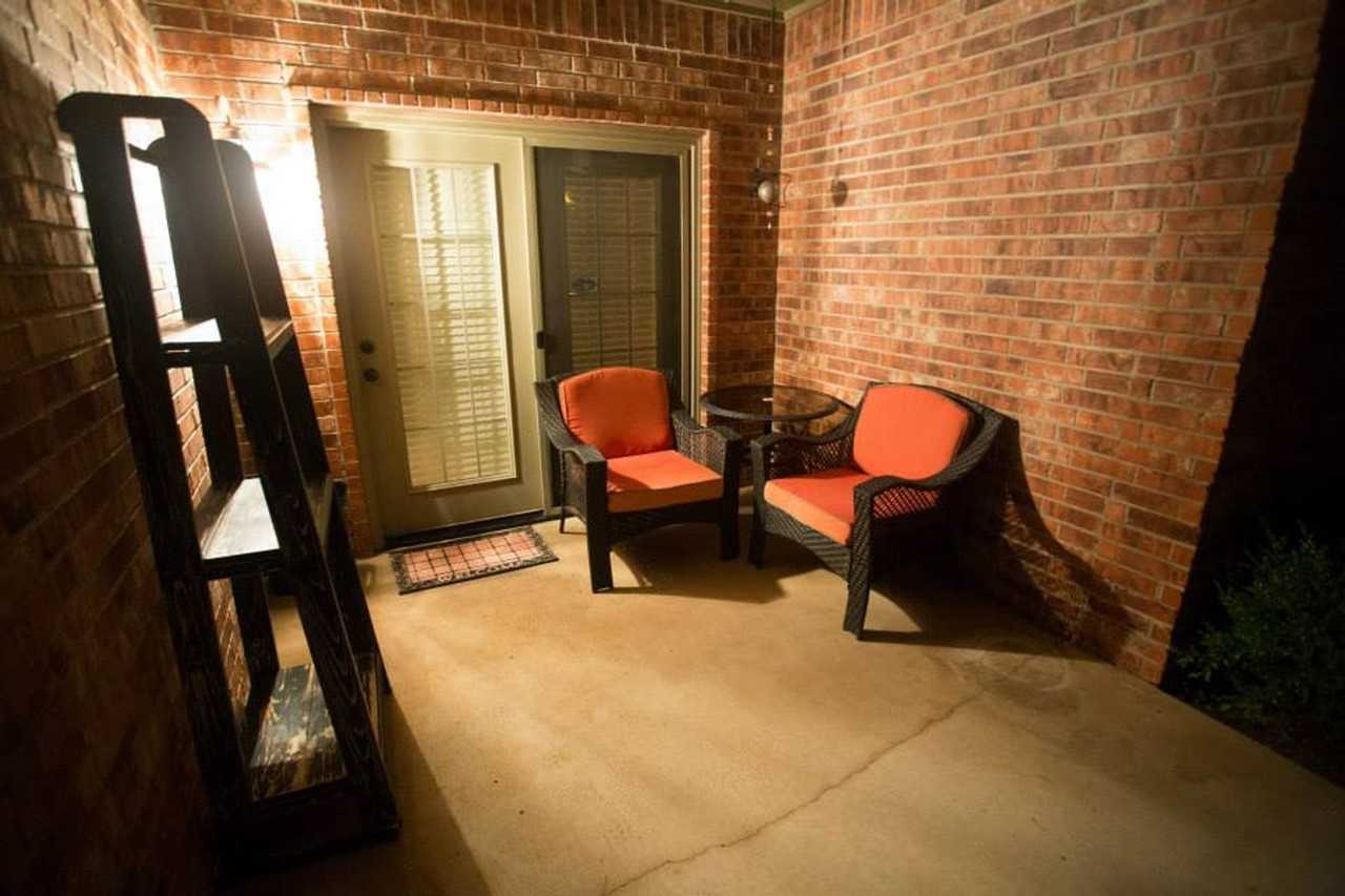 1101 Golden Leaf Dr - Photo 5 of 20