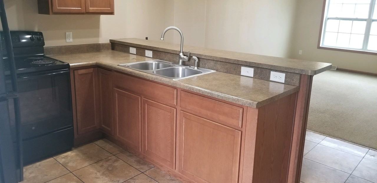 1504 Springbrook Dr - Photo 3 of 17