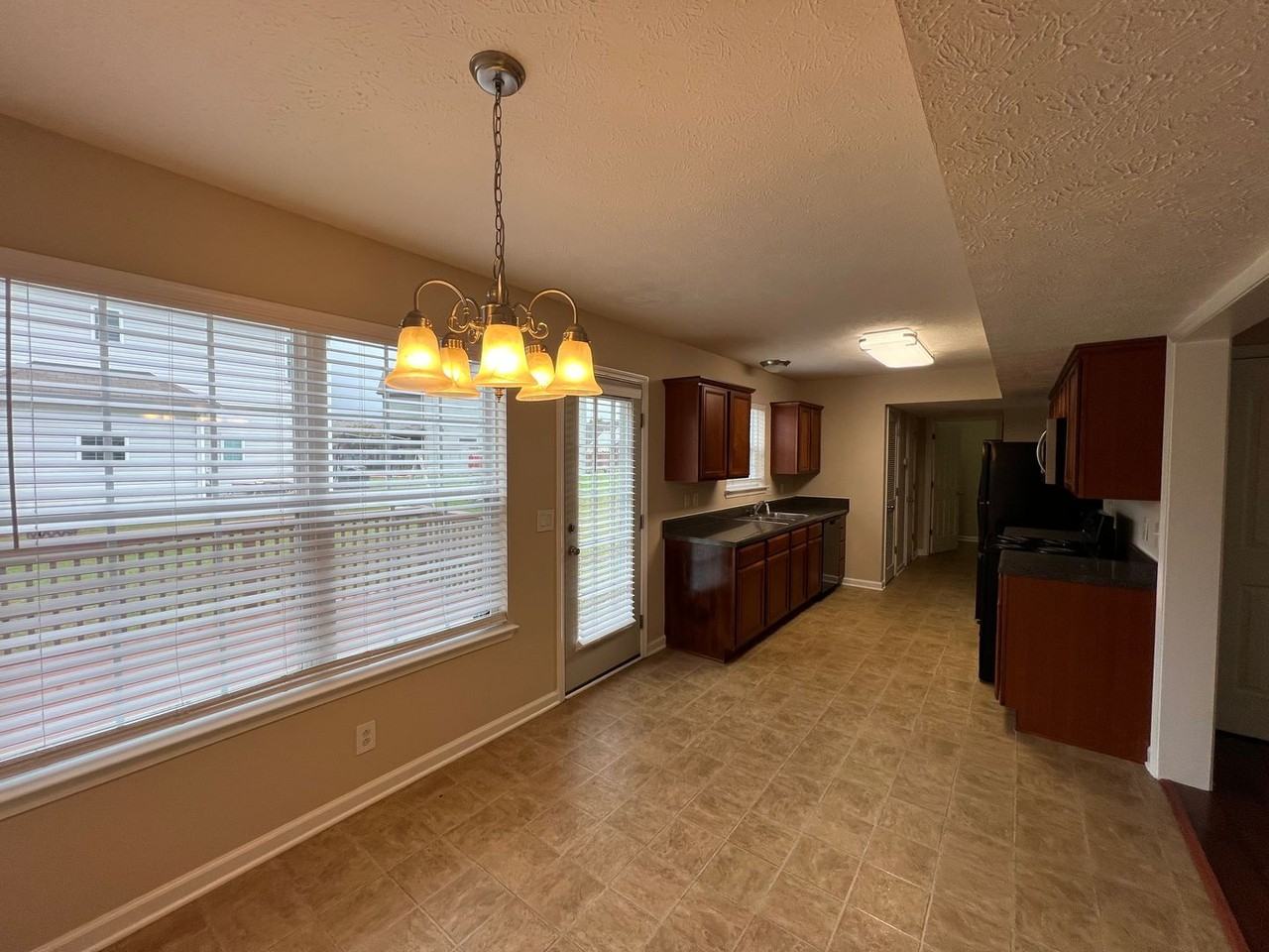 3216 Cinch Ct - Photo 5 of 23