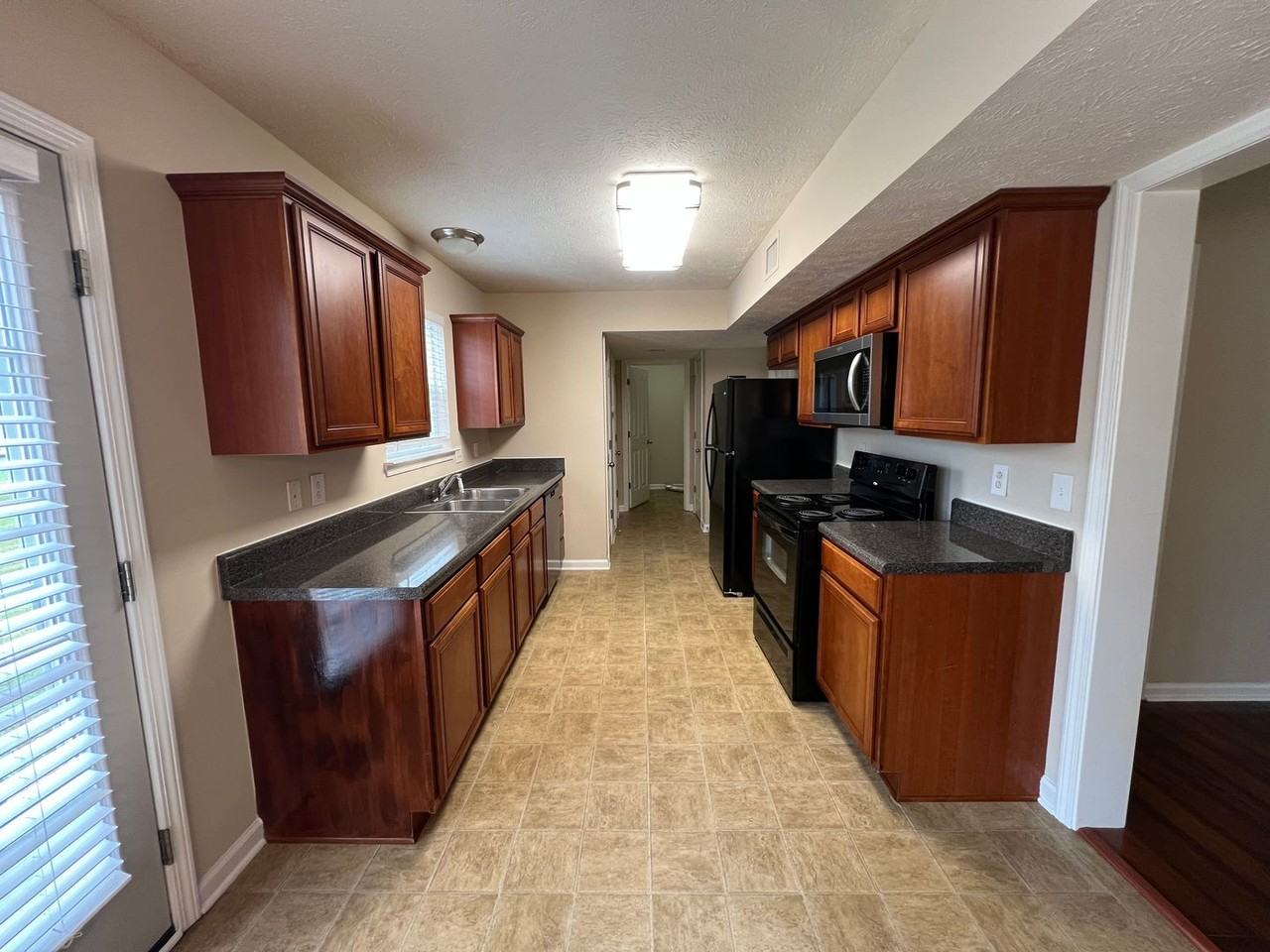3216 Cinch Ct - Photo 7 of 23