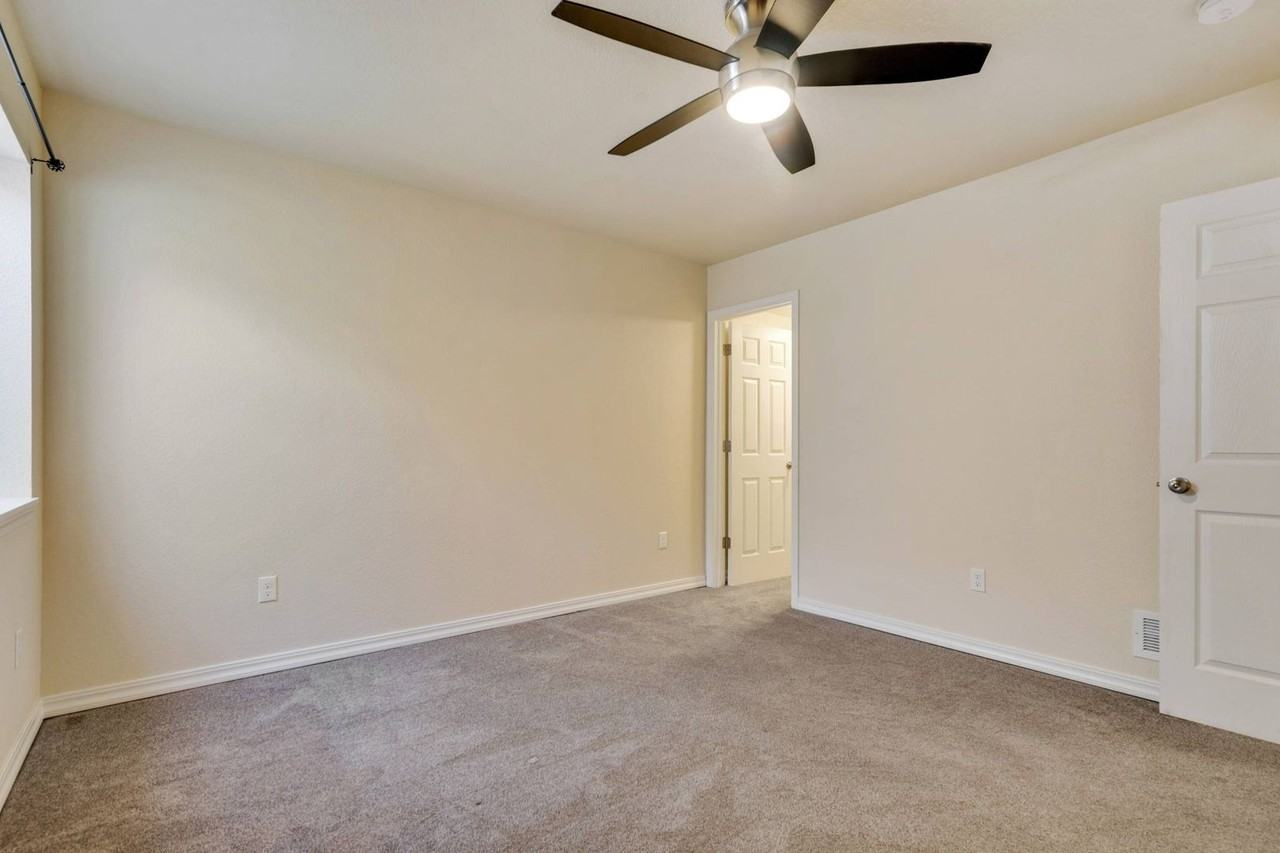 2133 Nancy Grey Avenue - Photo 5 of 24