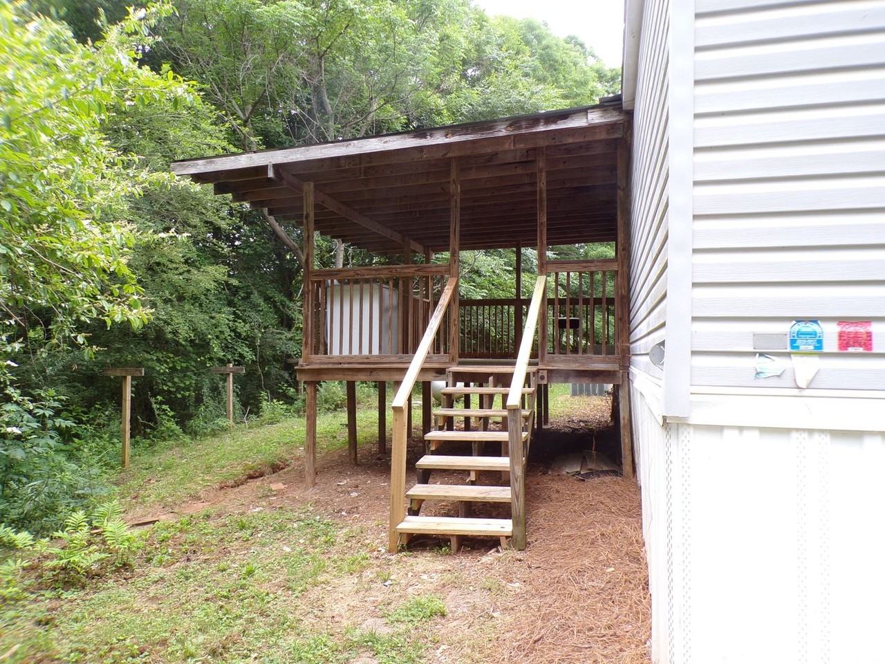 2255 Fairfax Bypass - Photo 2 of 11