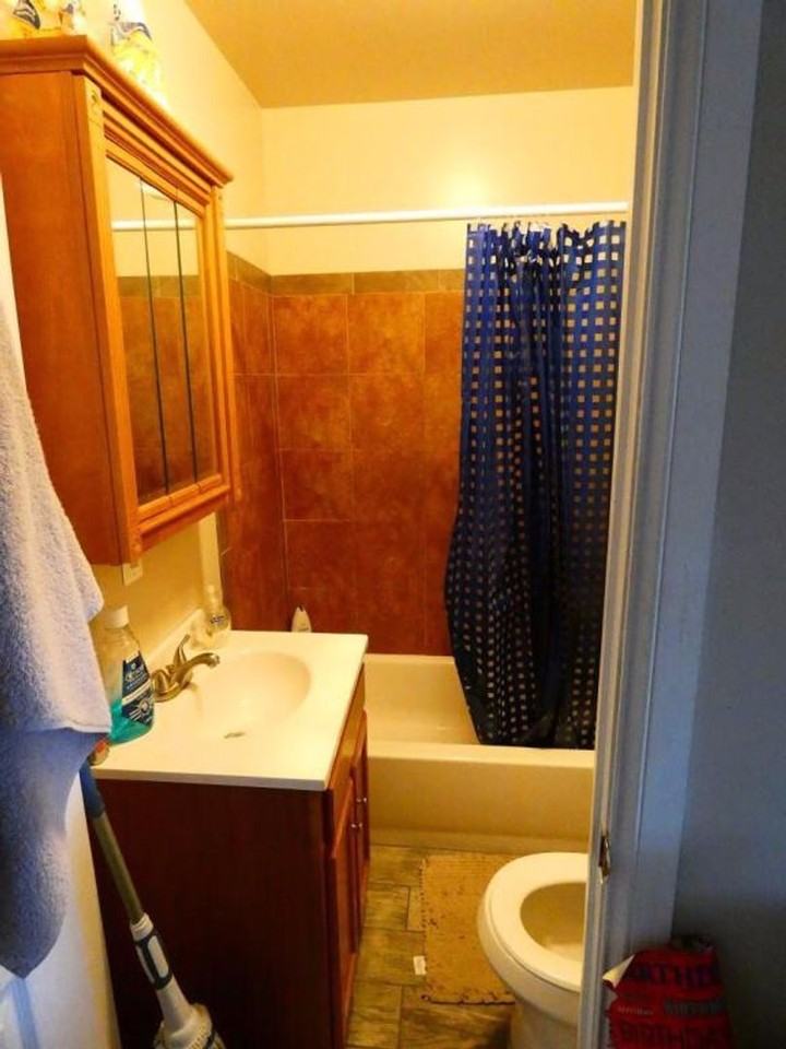 729 N 43rd St - Photo 3 of 16