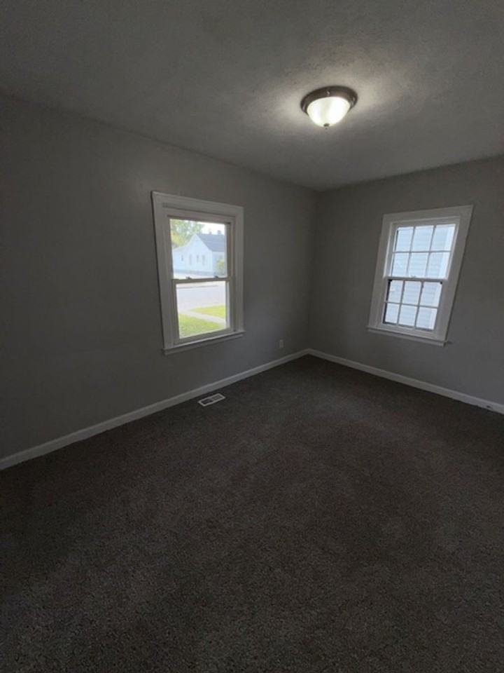 928 Negley Avenue - Photo 5 of 7